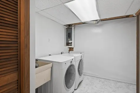 5590 Matterhorn Drive NE Fridley MN 55432