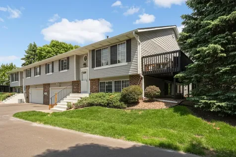 7654 12th Street N Oakdale MN 55128