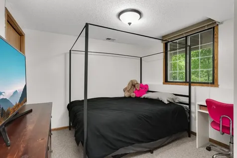 7654 12th Street N Oakdale MN 55128