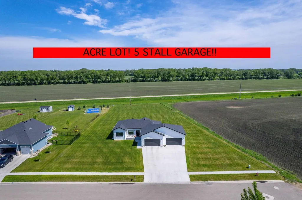 1426 Summerwood Trail W Dilworth MN 56529