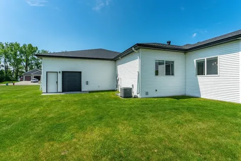 1426 Summerwood Trail W Dilworth MN 56529