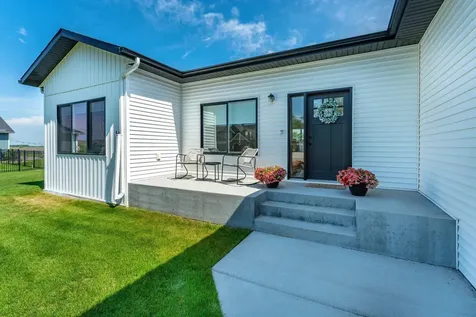 1426 Summerwood Trail W Dilworth MN 56529