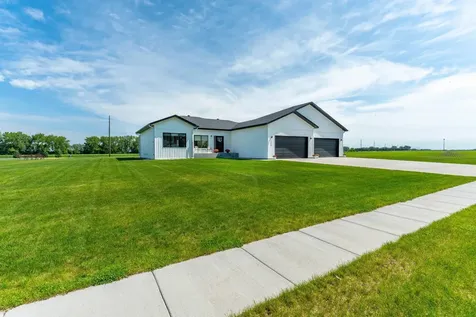 1426 Summerwood Trail W Dilworth MN 56529