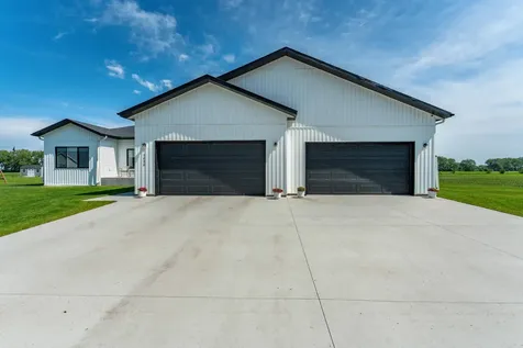 1426 Summerwood Trail W Dilworth MN 56529