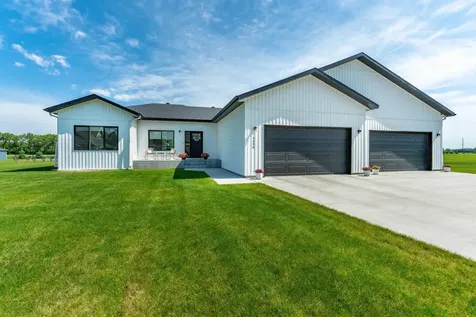 1426 Summerwood Trail W Dilworth MN 56529
