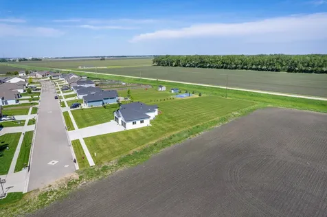 1426 Summerwood Trail W Dilworth MN 56529