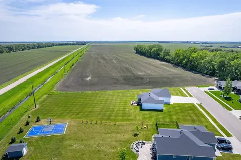 1426 Summerwood Trail W Dilworth MN 56529