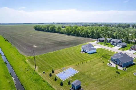 1426 Summerwood Trail W Dilworth MN 56529