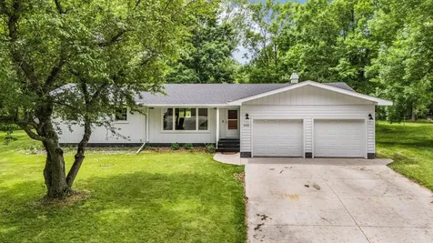940 Hamlet Drive N Avon MN 56310