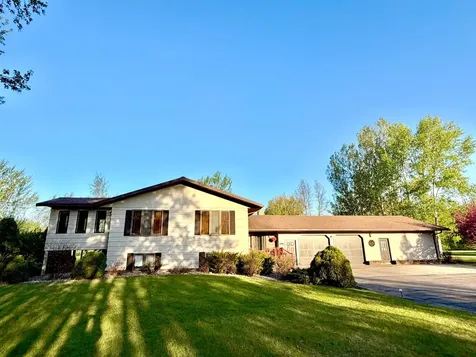 101 17th Avenue NE Roseau MN 56751