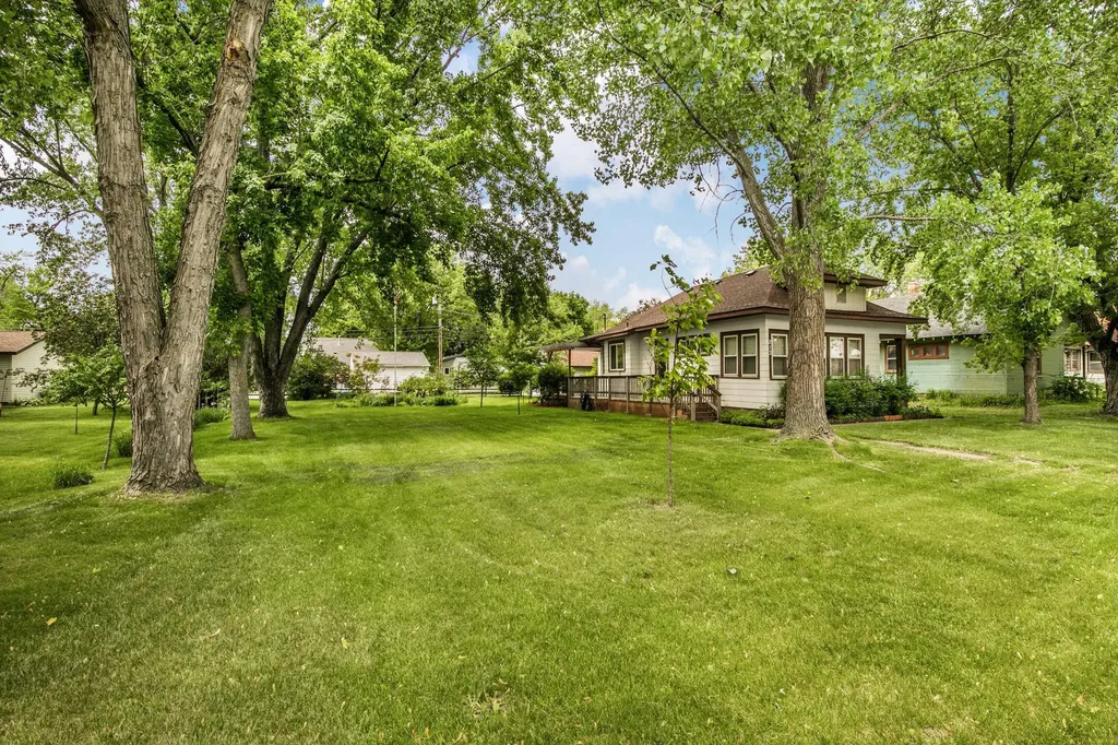 213 34th Avenue N Saint Cloud MN 56303