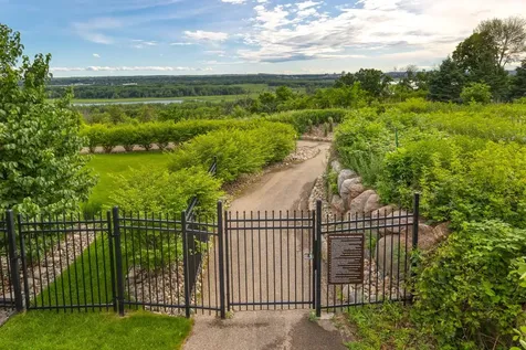 16894 Reeder Ridge Eden Prairie MN 55347