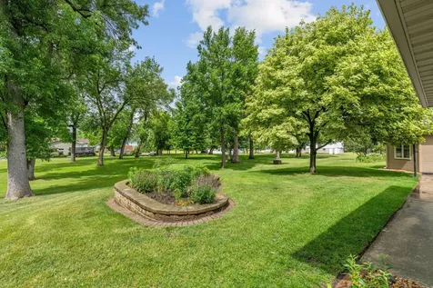 719 Park Avenue Hamburg MN 55339