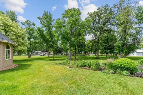 719 Park Avenue Hamburg MN 55339