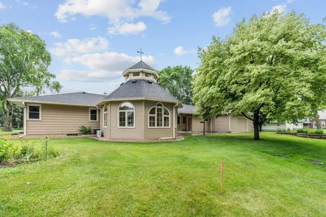 719 Park Avenue Hamburg MN 55339