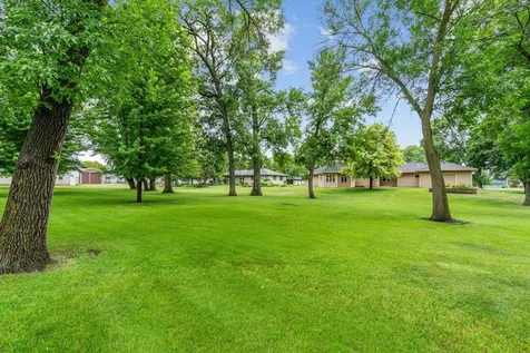 719 Park Avenue Hamburg MN 55339