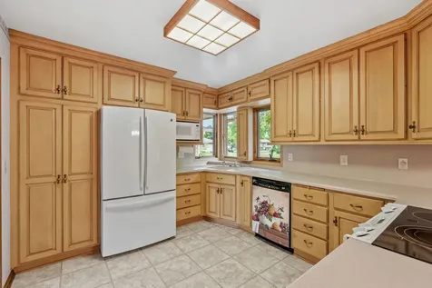 719 Park Avenue Hamburg MN 55339