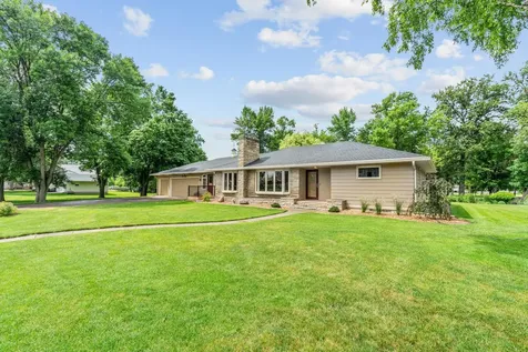 719 Park Avenue Hamburg MN 55339