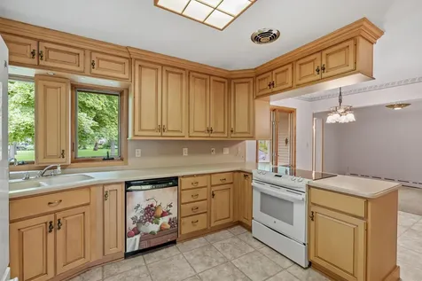 719 Park Avenue Hamburg MN 55339
