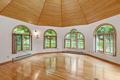 719 Park Avenue Hamburg MN 55339