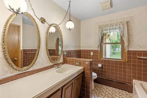 719 Park Avenue Hamburg MN 55339