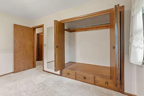 719 Park Avenue Hamburg MN 55339
