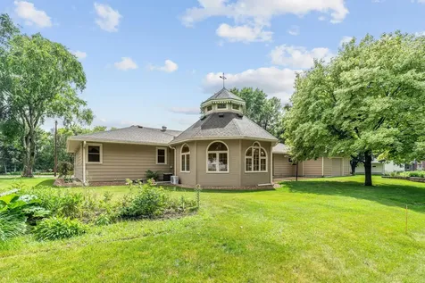 719 Park Avenue Hamburg MN 55339
