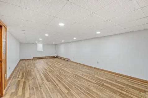 719 Park Avenue Hamburg MN 55339