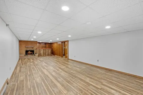 719 Park Avenue Hamburg MN 55339