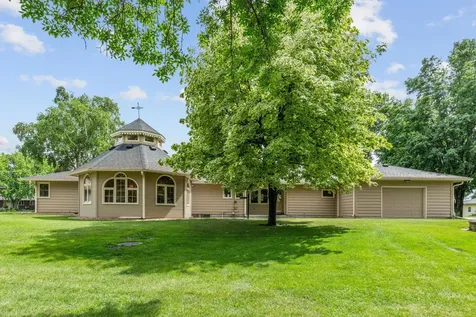719 Park Avenue Hamburg MN 55339