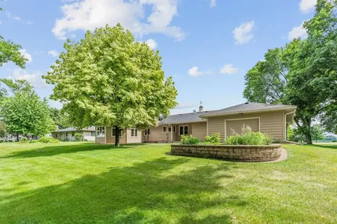 719 Park Avenue Hamburg MN 55339