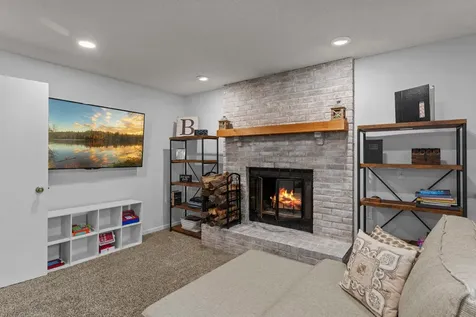 899 Park Knoll Drive Eagan MN 55123