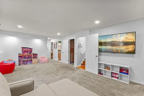 899 Park Knoll Drive Eagan MN 55123