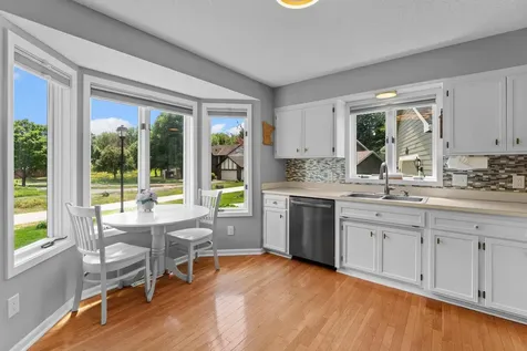 899 Park Knoll Drive Eagan MN 55123
