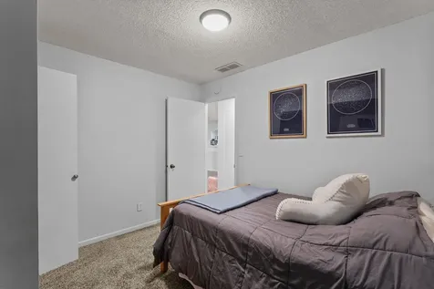 899 Park Knoll Drive Eagan MN 55123