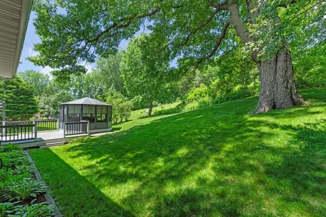 899 Park Knoll Drive Eagan MN 55123