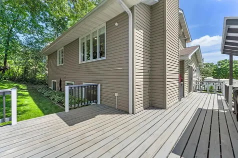 899 Park Knoll Drive Eagan MN 55123