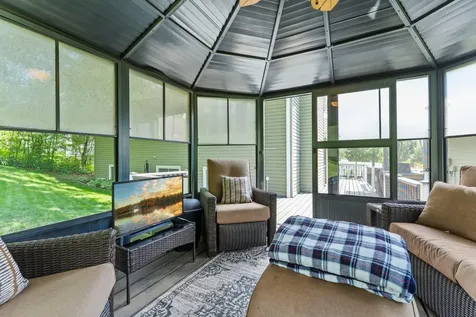 899 Park Knoll Drive Eagan MN 55123