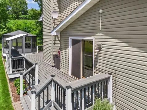 899 Park Knoll Drive Eagan MN 55123