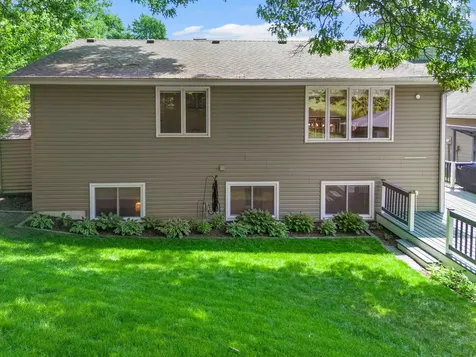 899 Park Knoll Drive Eagan MN 55123