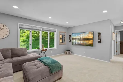 899 Park Knoll Drive Eagan MN 55123