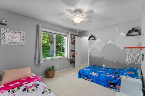 899 Park Knoll Drive Eagan MN 55123