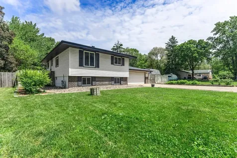 2515 Hillview Road Mounds View MN 55112
