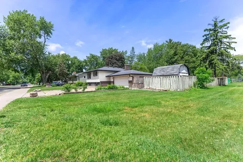 2515 Hillview Road Mounds View MN 55112