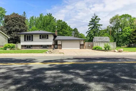 2515 Hillview Road Mounds View MN 55112