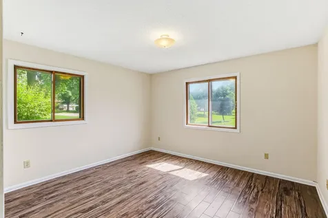 8642 S Maplebrook Circle Brooklyn Park MN 55445