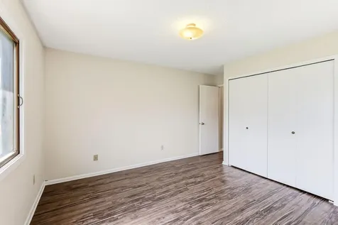 8642 S Maplebrook Circle Brooklyn Park MN 55445