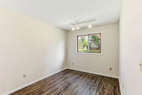 8642 S Maplebrook Circle Brooklyn Park MN 55445