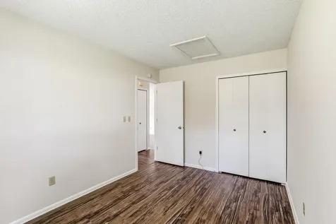 8642 S Maplebrook Circle Brooklyn Park MN 55445