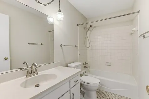 8642 S Maplebrook Circle Brooklyn Park MN 55445